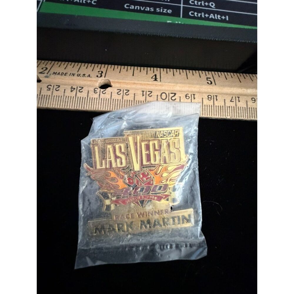 VTG Nascar Mark Martin 1998 LAS VEGAS 400 Race Winner Pin